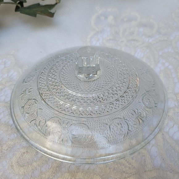 Cut Glass Clear Vintage Candy Dish with Lid Fluted Sides Holiday Table Lovely - Picture 7 of 9
